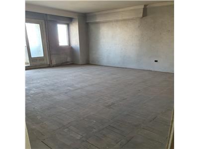 Apartament trei camere Popa Sapca, U-uri, etaj intermediar, liber